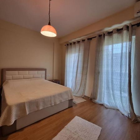 Family Apartment In Center Of Tirana Buitenkant foto