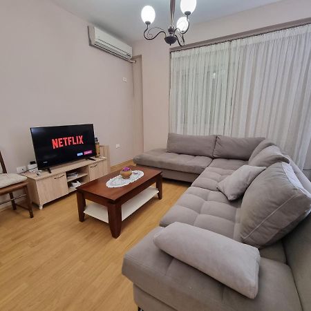 Family Apartment In Center Of Tirana Buitenkant foto