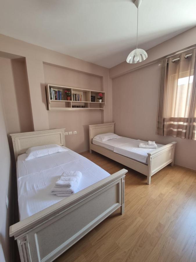 Family Apartment In Center Of Tirana Buitenkant foto